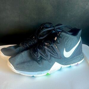 Nike Basketball Shoes, Kyrie 5 (GS), Black Magic, Size 7Y